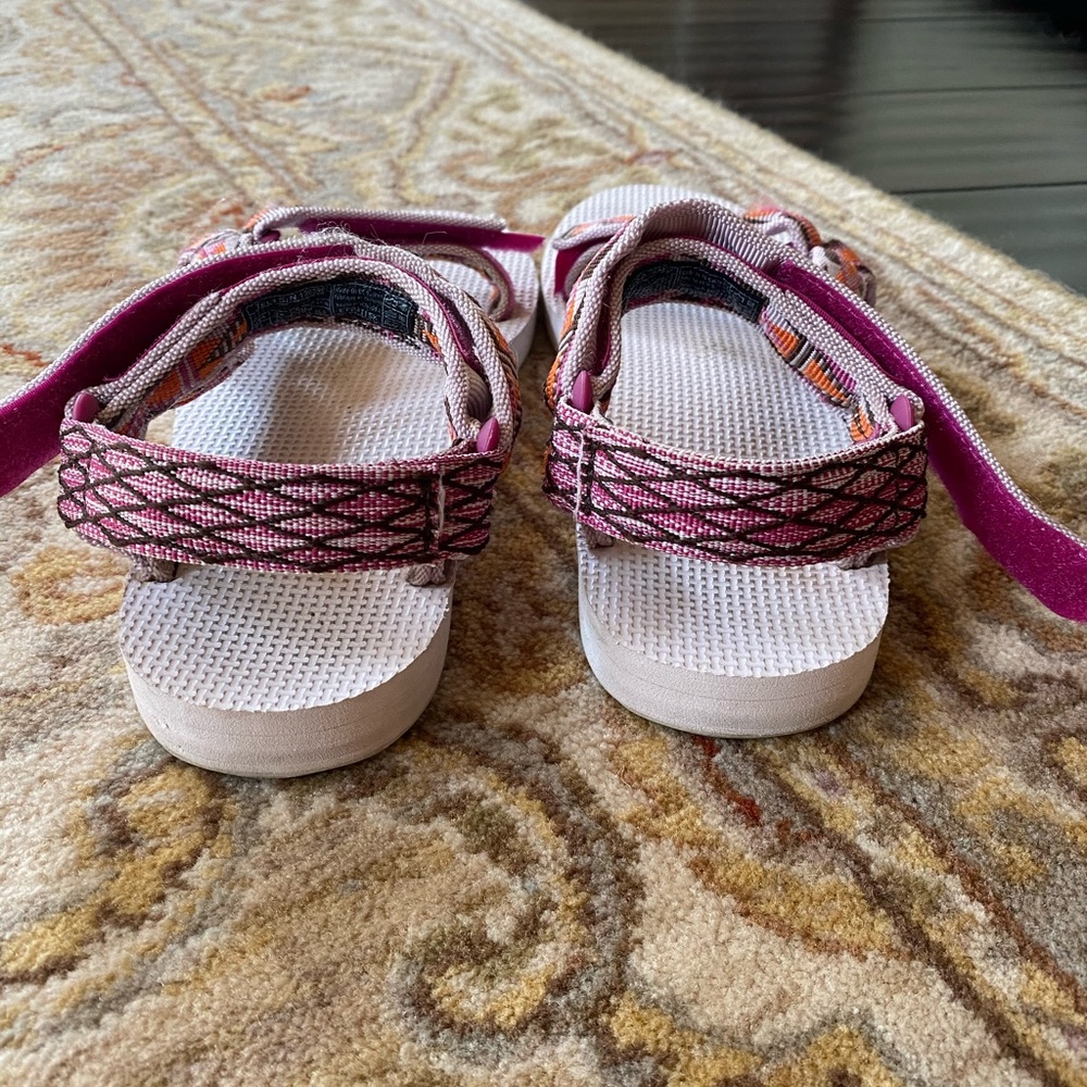 Teva sandals - Picture 3 of 4